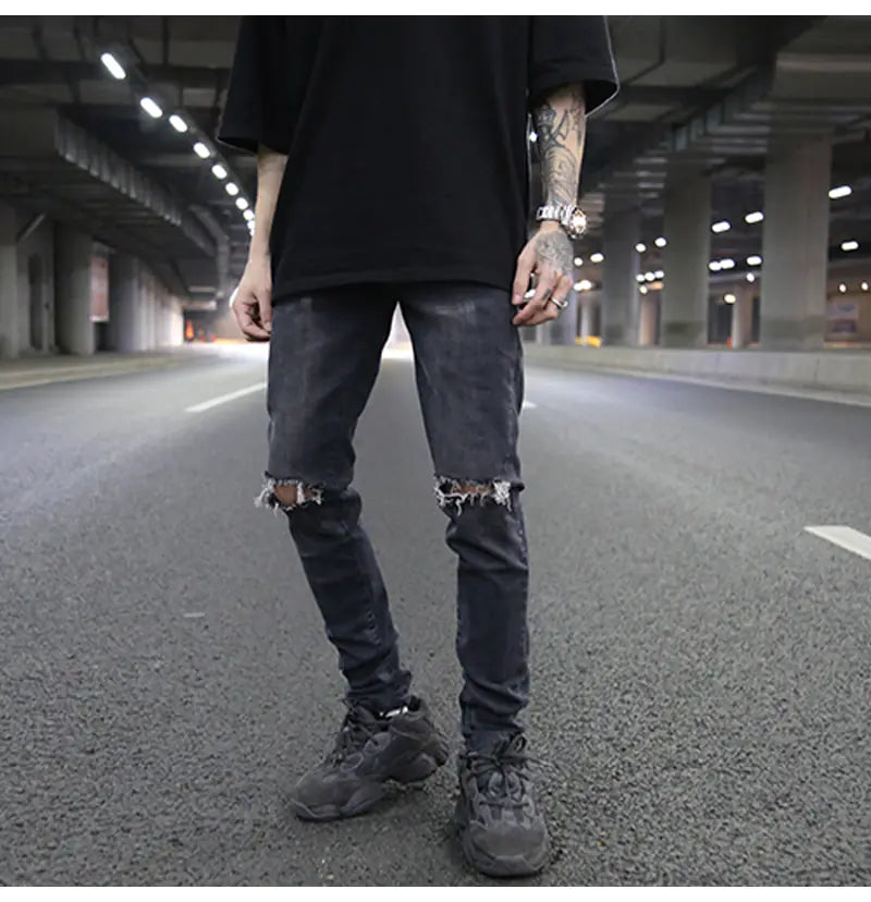 Jeans Ajustados Grises Desgastados con Diseño de Salpicaduras de Pintura