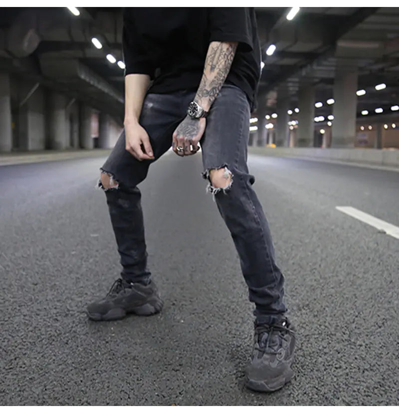 Jeans Ajustados Grises Desgastados con Diseño de Salpicaduras de Pintura