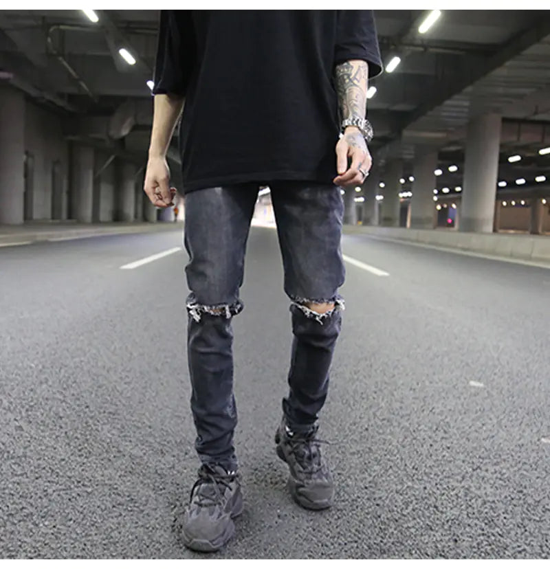Jeans Ajustados Grises Desgastados con Diseño de Salpicaduras de Pintura
