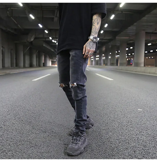 Jeans Ajustados Grises Desgastados con Diseño de Salpicaduras de Pintura
