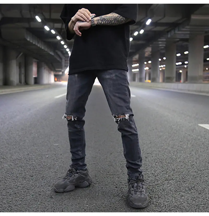 Jeans Ajustados Grises Desgastados con Diseño de Salpicaduras de Pintura