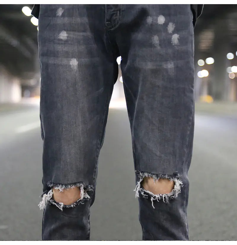 Jeans Ajustados Grises Desgastados con Diseño de Salpicaduras de Pintura